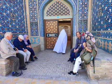چادر سفید زنان شهر ورزنه در لیست میراث ناملموس ایران ثبت ملی شد