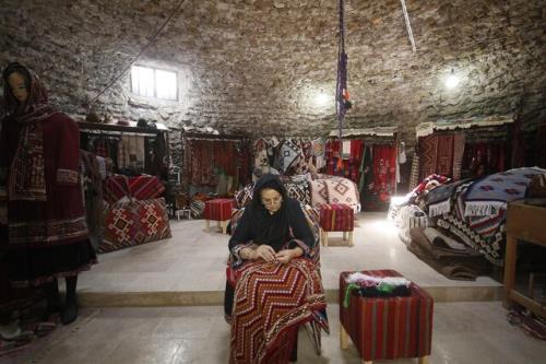 سوزن دوز مهدی شهری کارآفرین برتر کشور شد