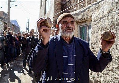 از چادرپوشی تا پخت نان عباس علی در سرخ ترین روستای ایران